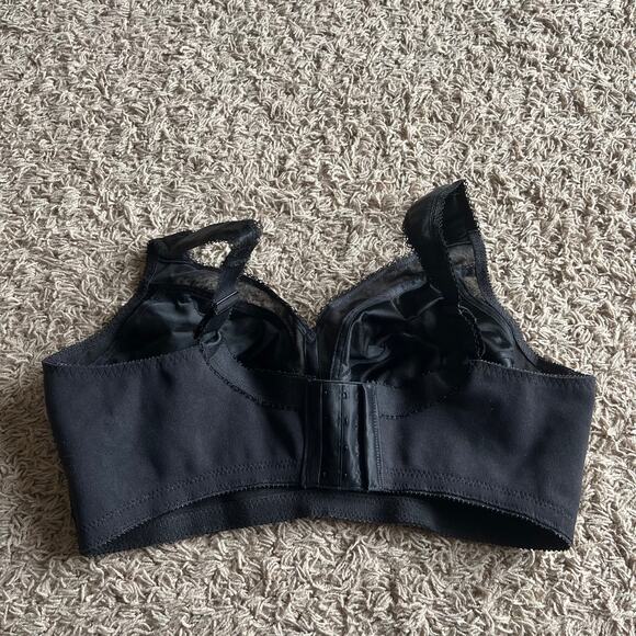 NWT! Playtex 18 Hour Black Wirefree Bra with shoulder Comfort Size 38D - Picture 2 of 7